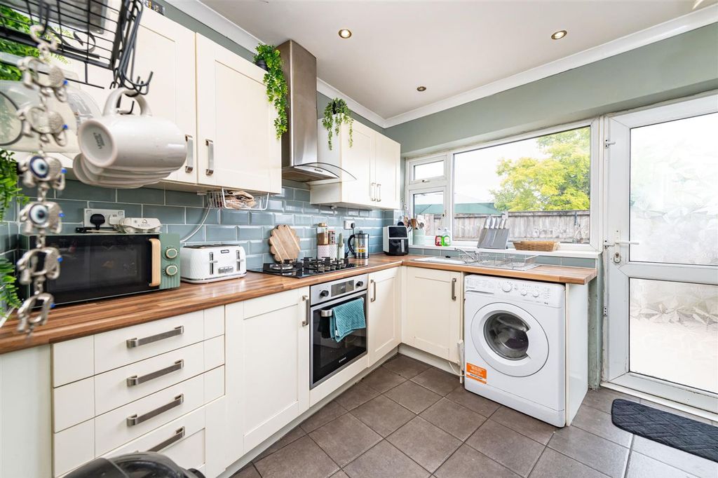 Property photo 3 of 23 Atherton Road-1.Jpg