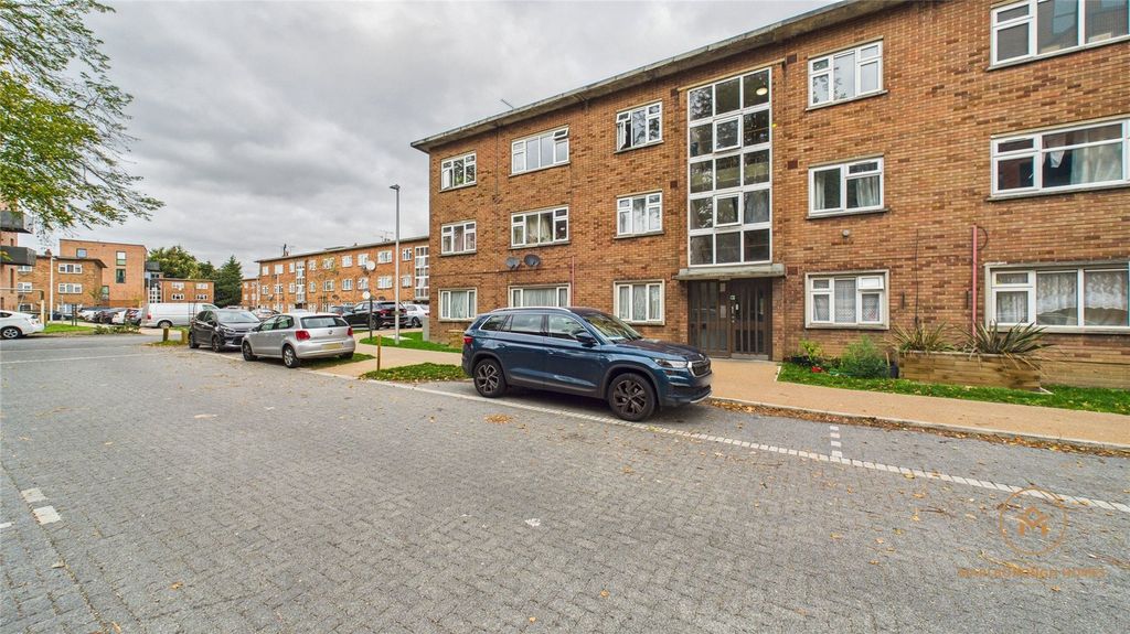 Property photo 1 of 13 Ilford Ig6