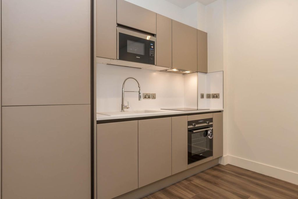 Property photo 2 of 16 Kitchen