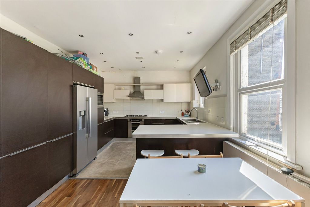 Property photo 3 of 13 Kitchen/Dining