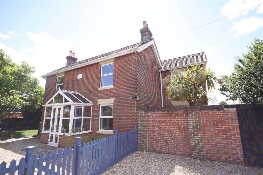 Property photo 1 of 11