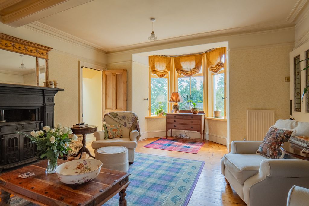 Property photo 2 of 49