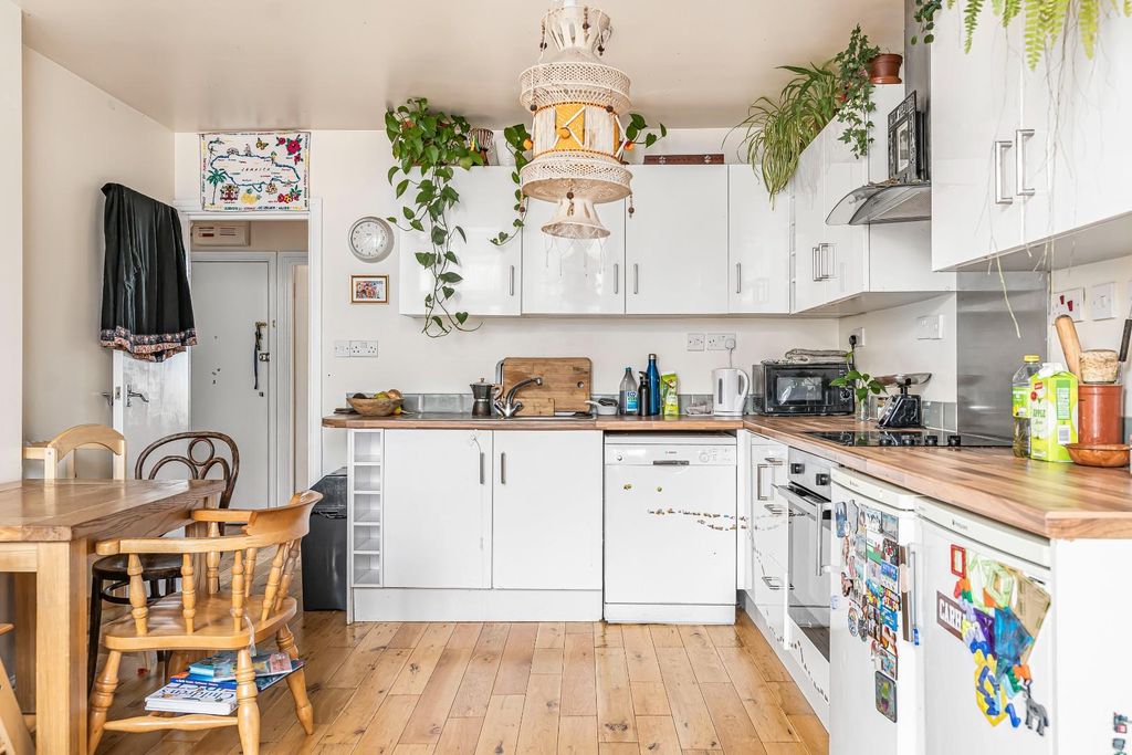 Property photo 2 of 12 4_60280.Jpg