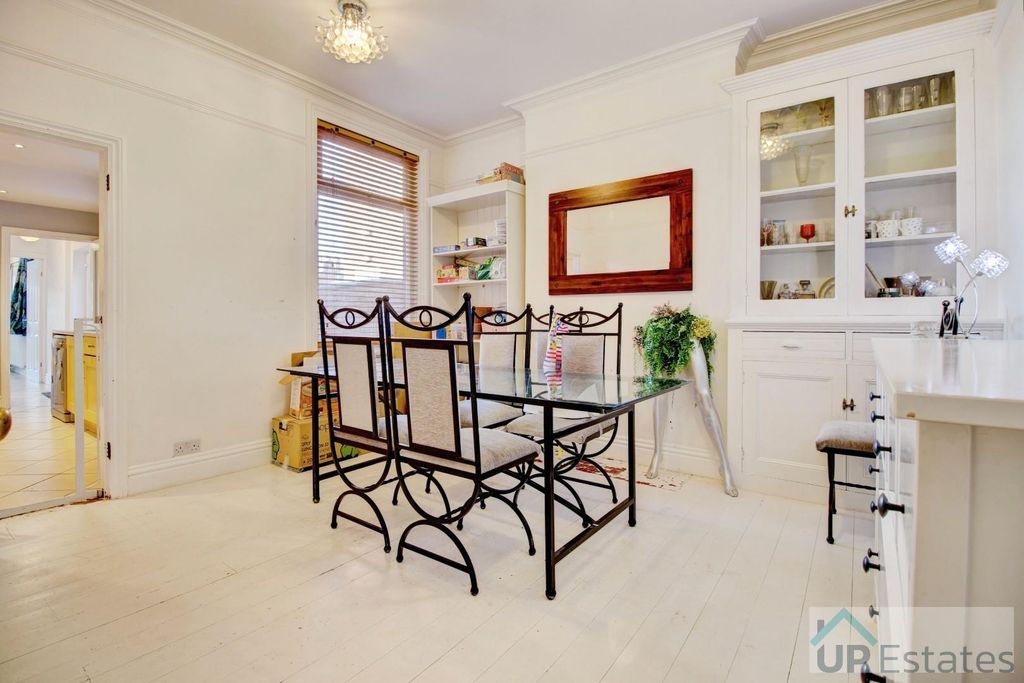 Property photo 3 of 24