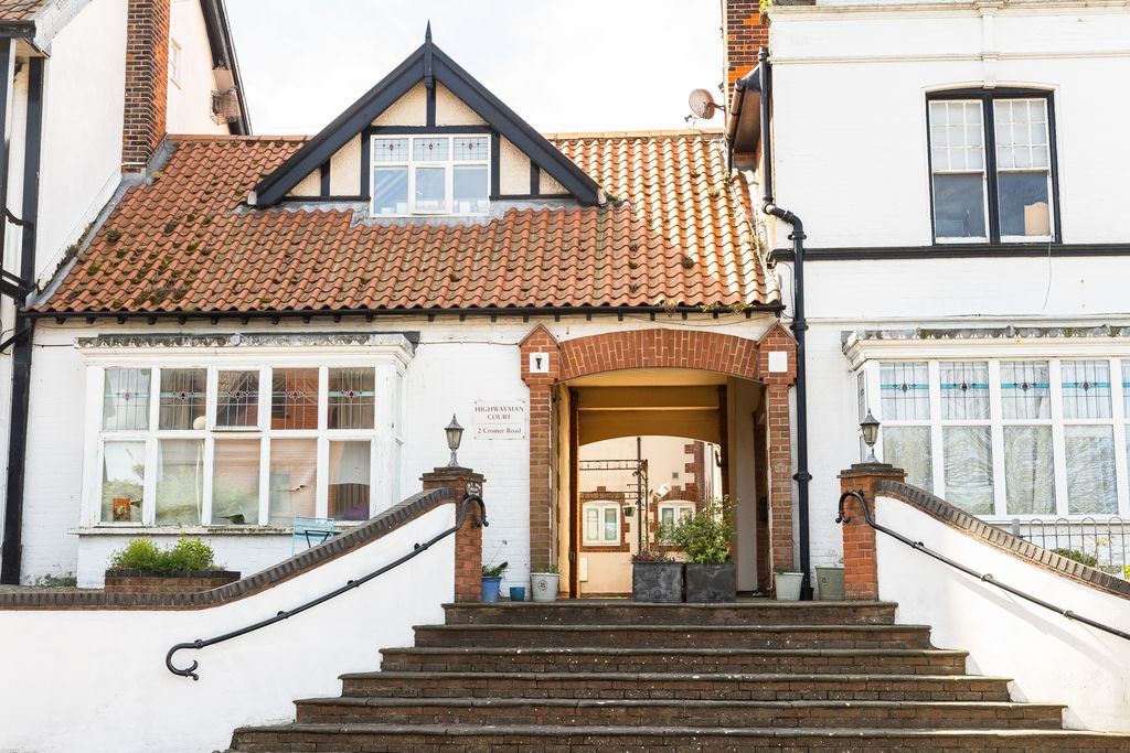 Property photo 1 of 16