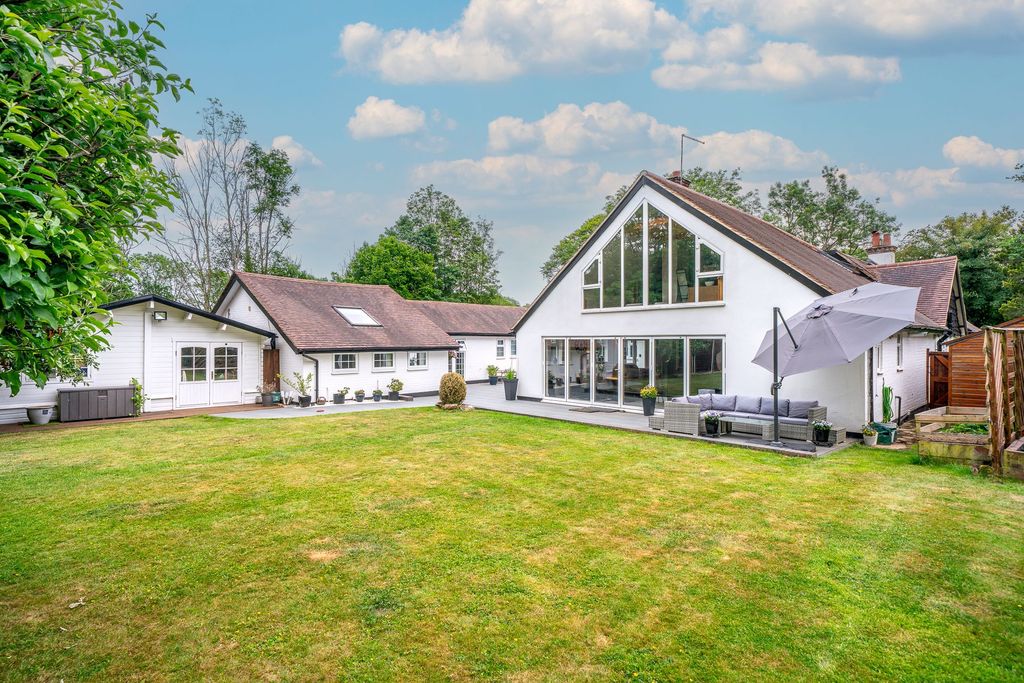 Property photo 1 of 40