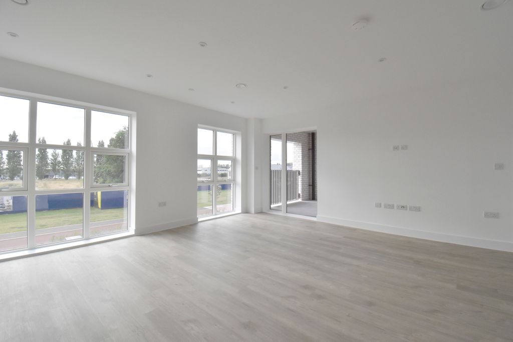 Property photo 2 of 11 Living Room