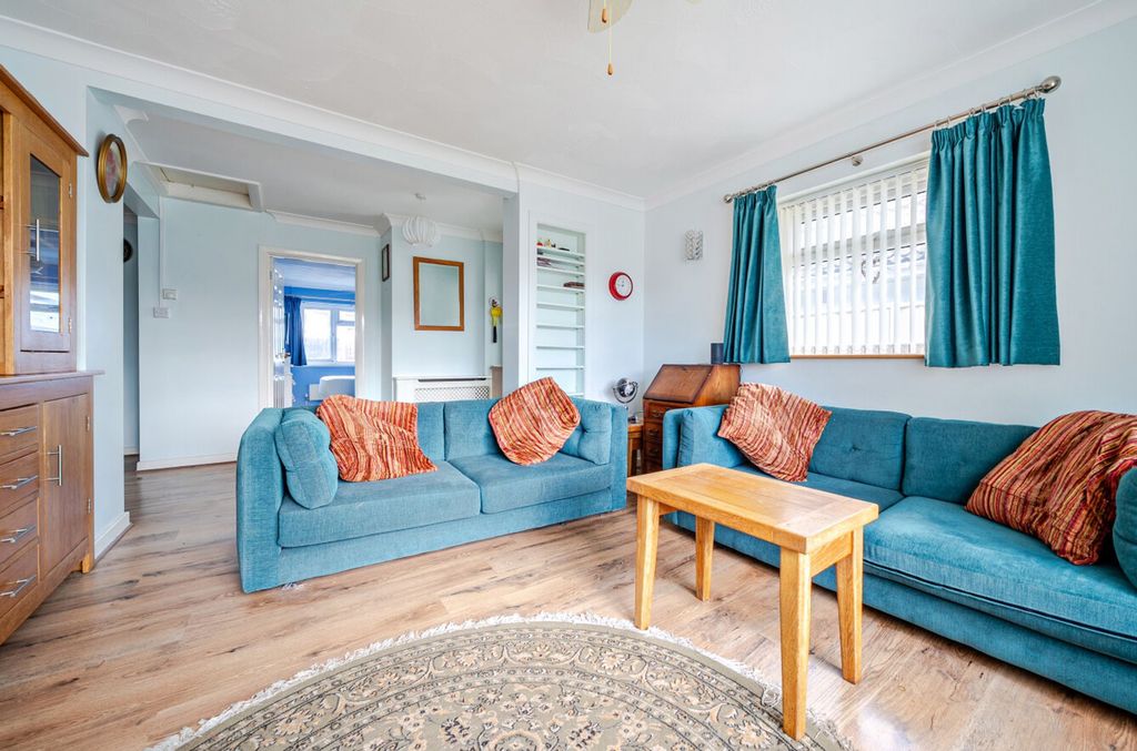 Property photo 3 of 10