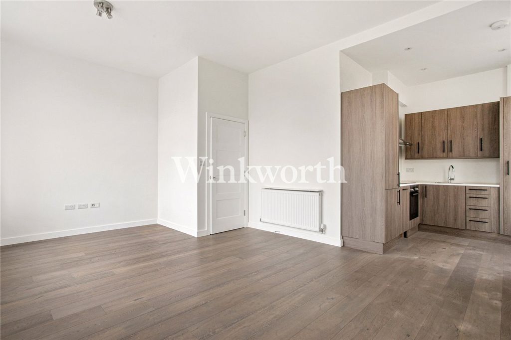 Property photo 2 of 14 Picture No. 12