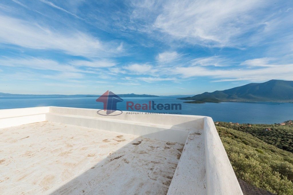 Property photo 1 of 30