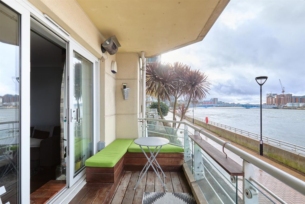 Property photo 2 of 26