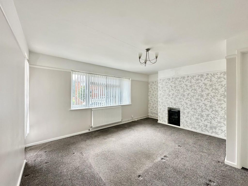Property photo 3 of 13 184c9B20-F117-48E1-92F3-4Be9d3Ea867A.Jpg