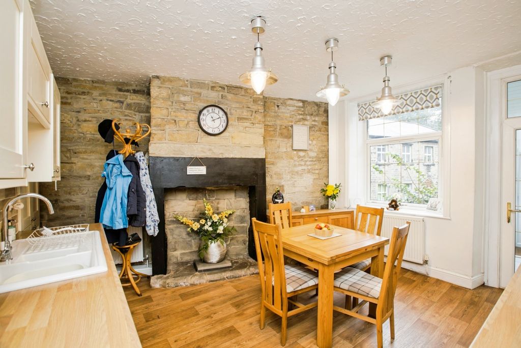 Property photo 3 of 26 Kitchen Diner