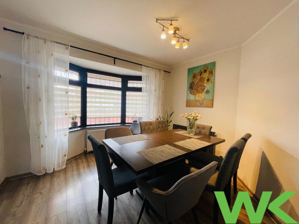 Property photo 3 of 14 Dining Room