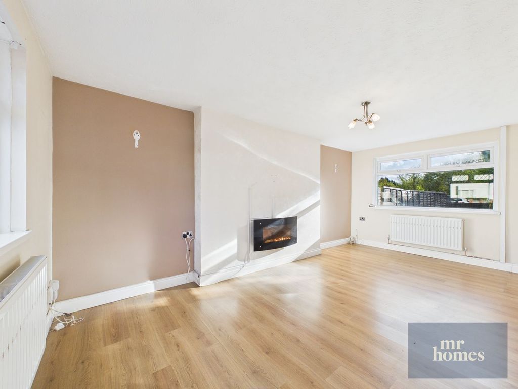 Property photo 2 of 31
