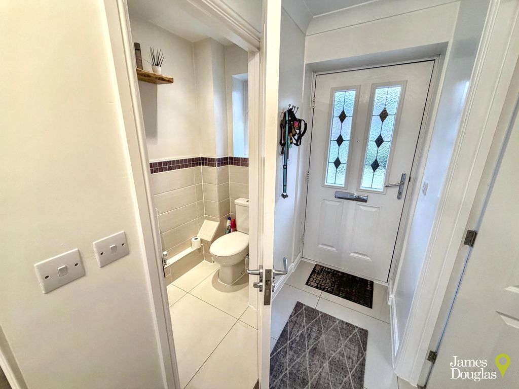 Property photo 3 of 20 Eh1