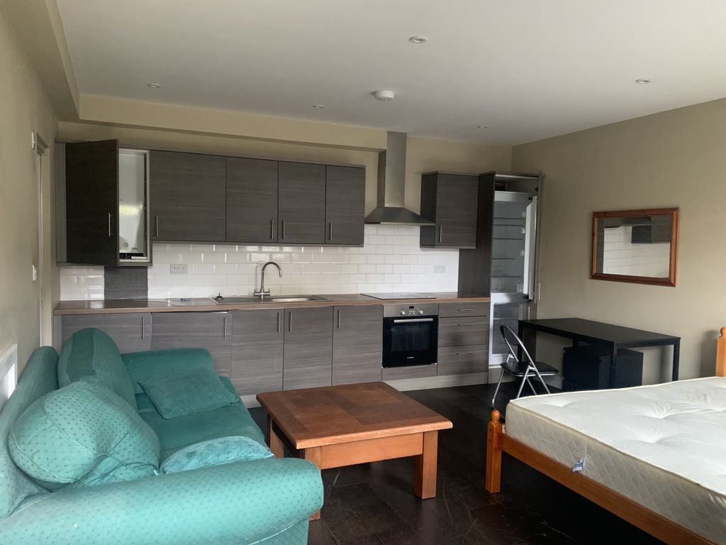 Property photo 2 of 3