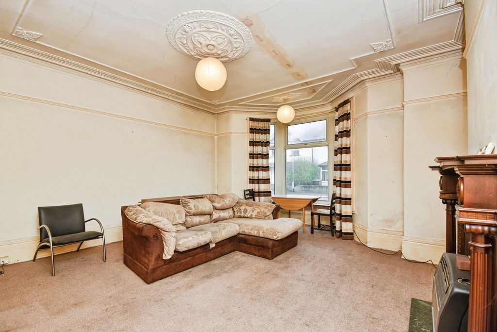 Property photo 2 of 12 Pbox-Img.Jpg