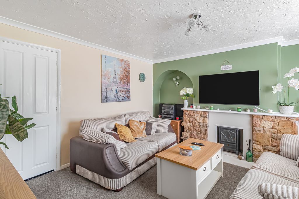 Property photo 2 of 20 Advert-31