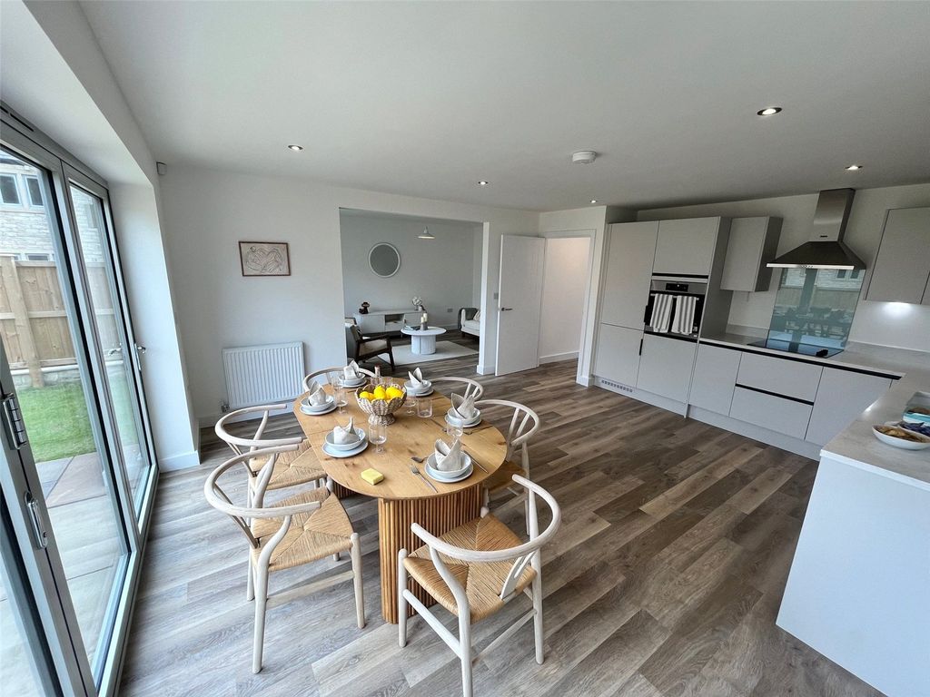 Property photo 3 of 8 Dining Kitchen