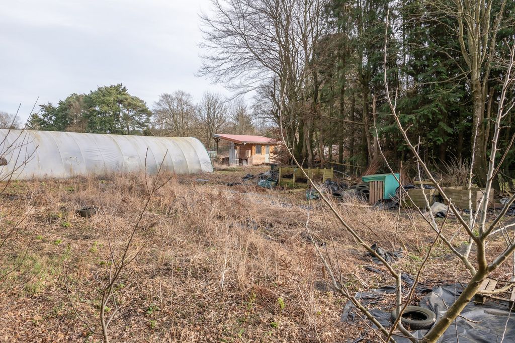 Property photo 3 of 7