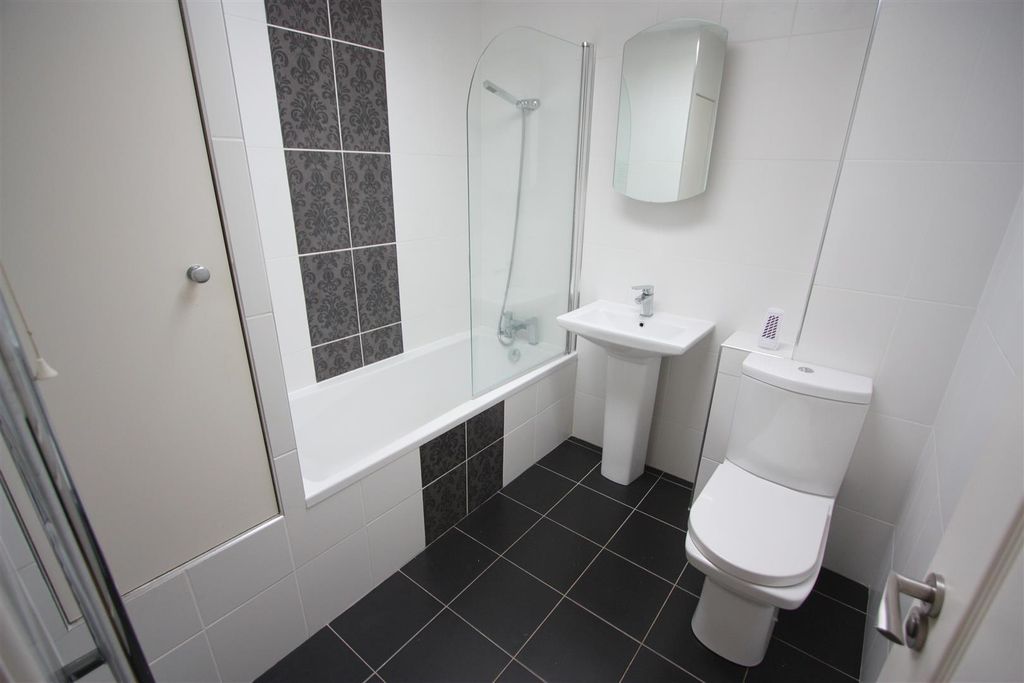 Additional image 8 of 2 bed flat to rentTrenance Lane, Newquay TR7