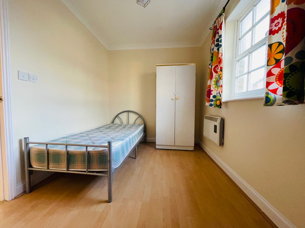 Property photo 2 of 5 Bedroom 2