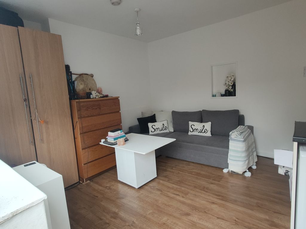 Property photo 2 of 9 Image