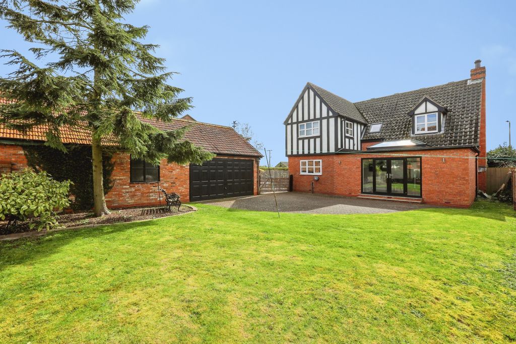 Property photo 1 of 19 8G9A80012