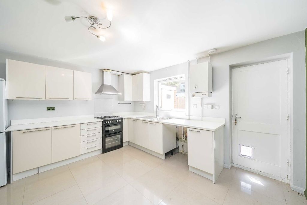 Property photo 2 of 6