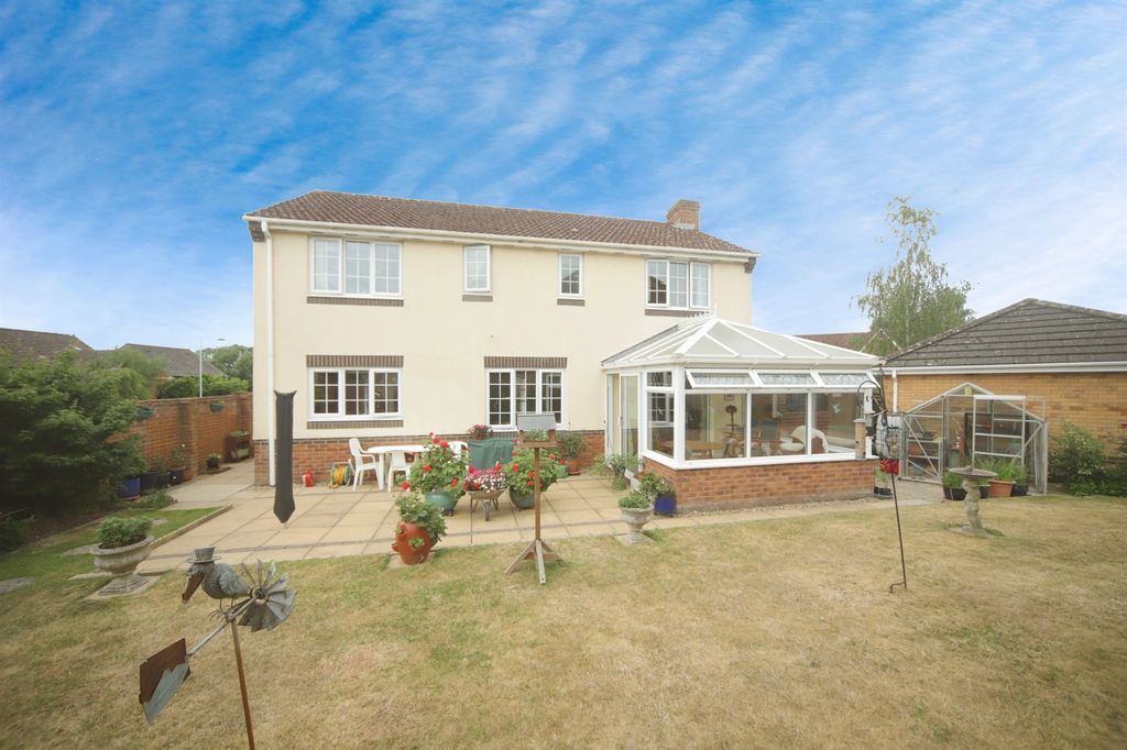 Property photo 1 of 17