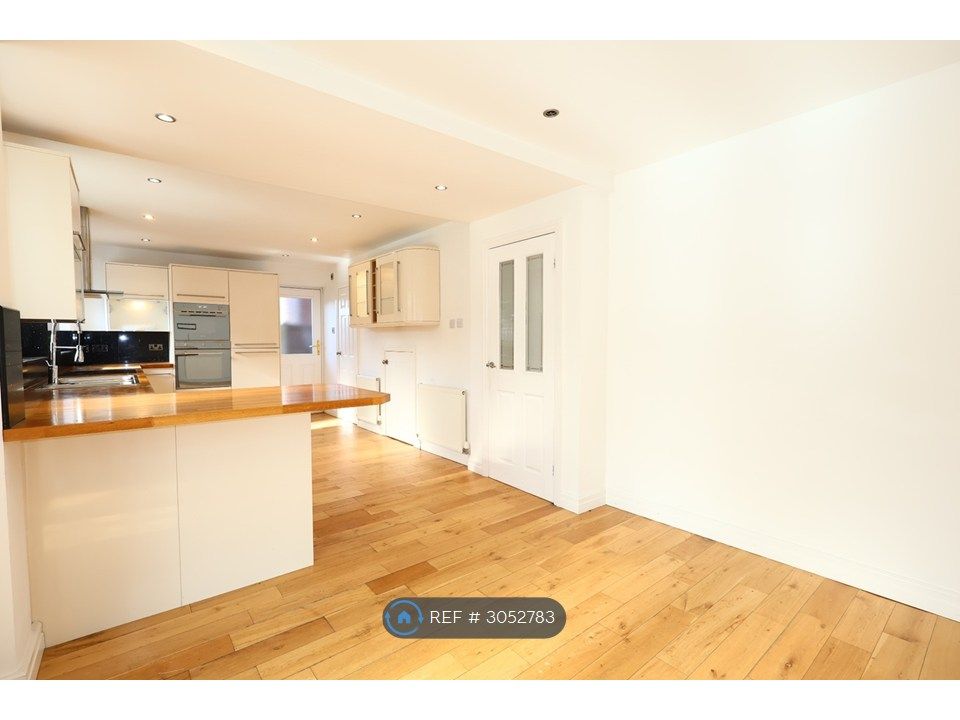 Property photo 3 of 13 Kitchen/Diner