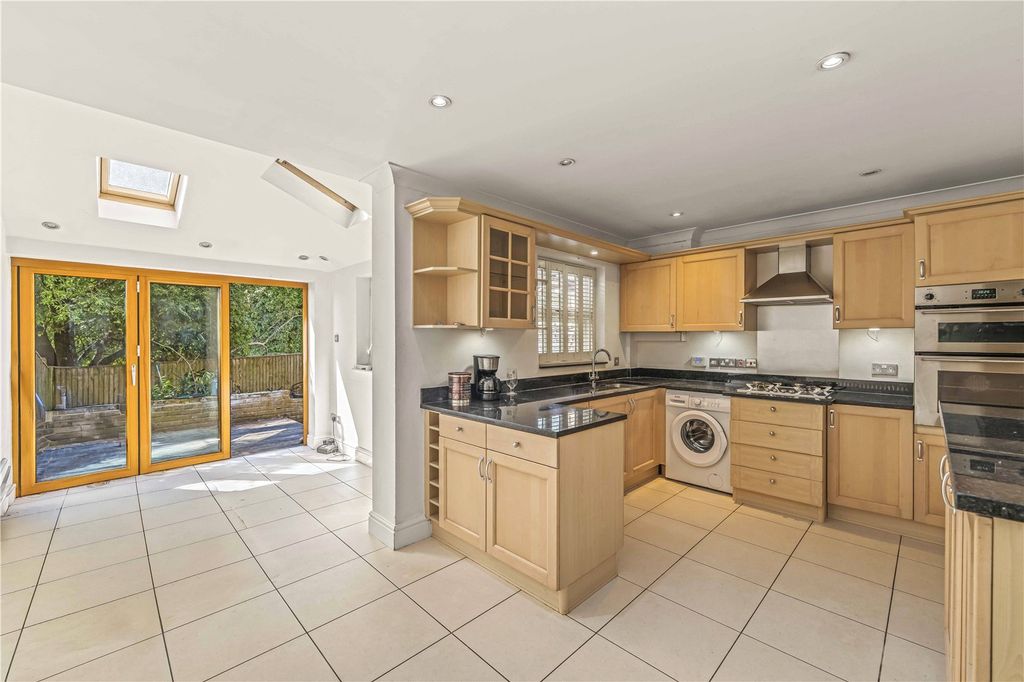 Property photo 2 of 13 Picture No. 21