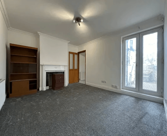 Property photo 3 of 9 Gallery