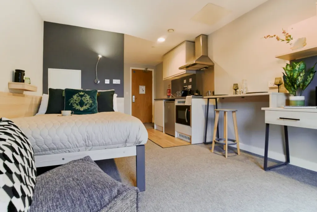Property photo 1 of 21