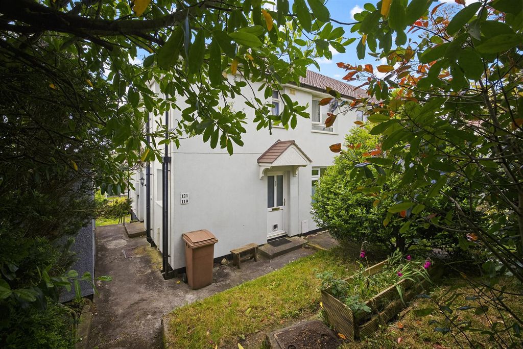 Property photo 1 of 13 Entrance
