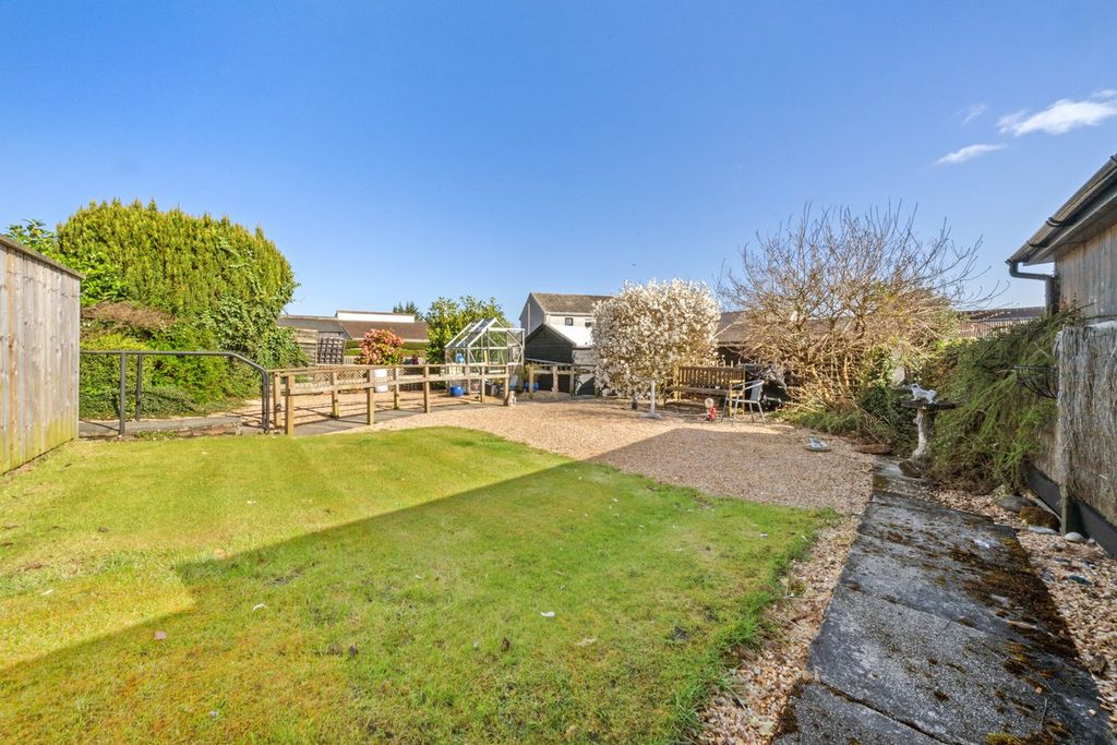 Property photo 3 of 30