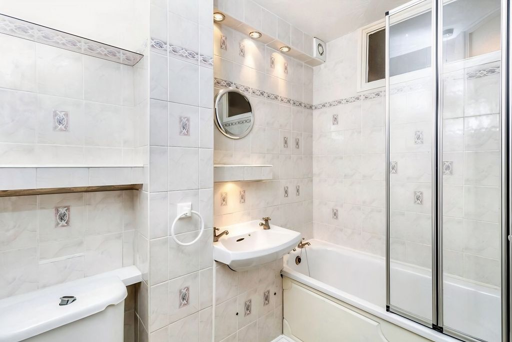 Property photo 3 of 6