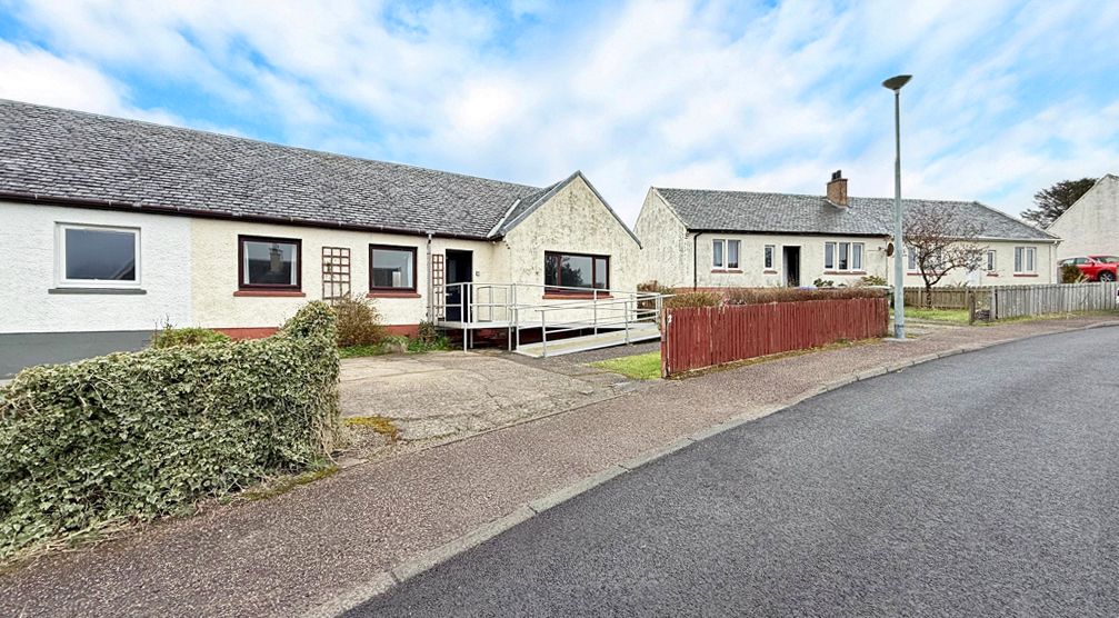 Property photo 1 of 28