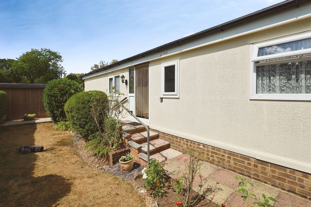Property photo 2 of 20