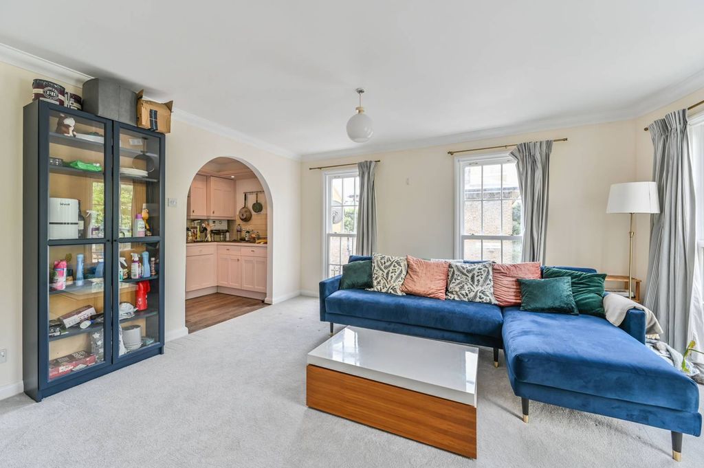 Property photo 1 of 9