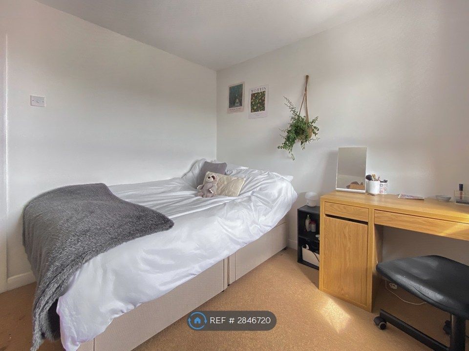 Property photo 3 of 33