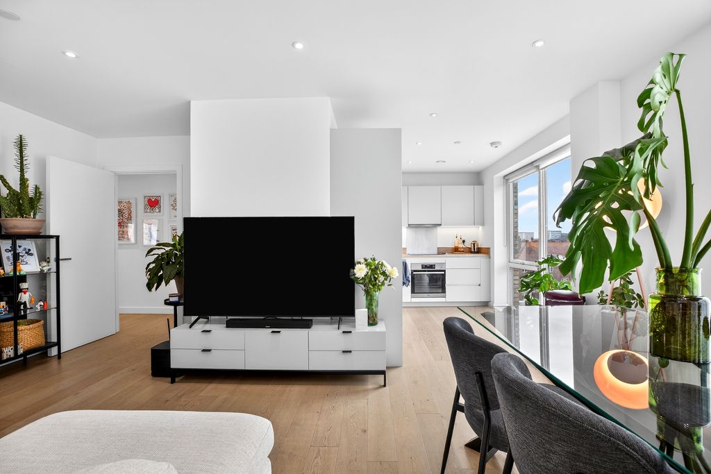 Property photo 1 of 20 Open Plan Living