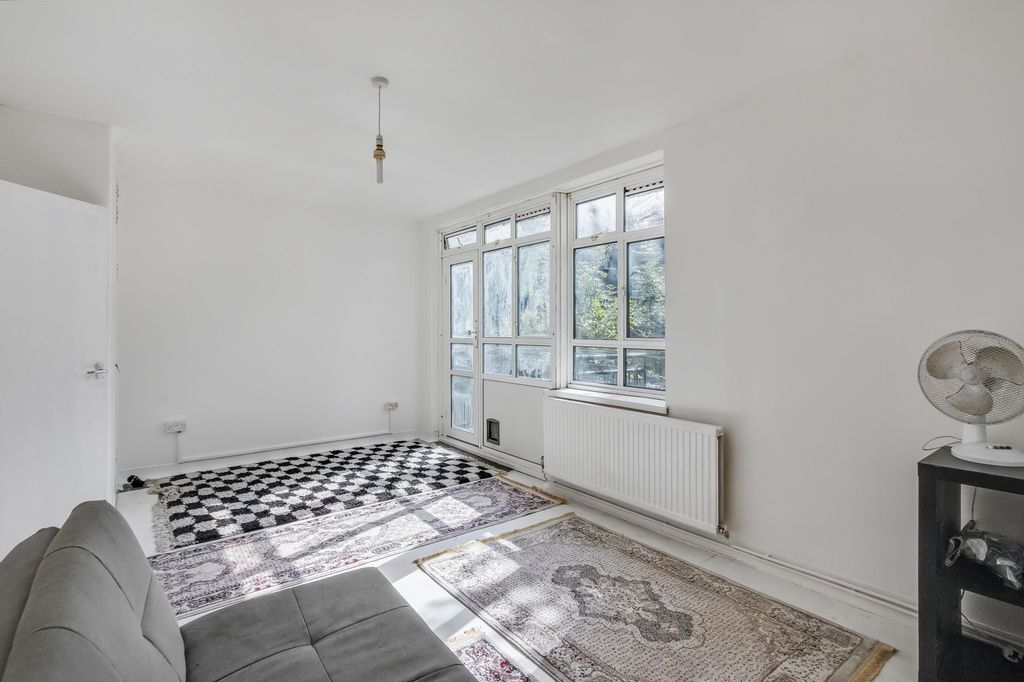 Property photo 2 of 6 Flat 7 Hinchinbrook House, Mortimer Crescent, Kilburn, London, Nw6 5Up