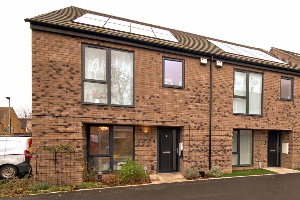 Property photo 1 of 24