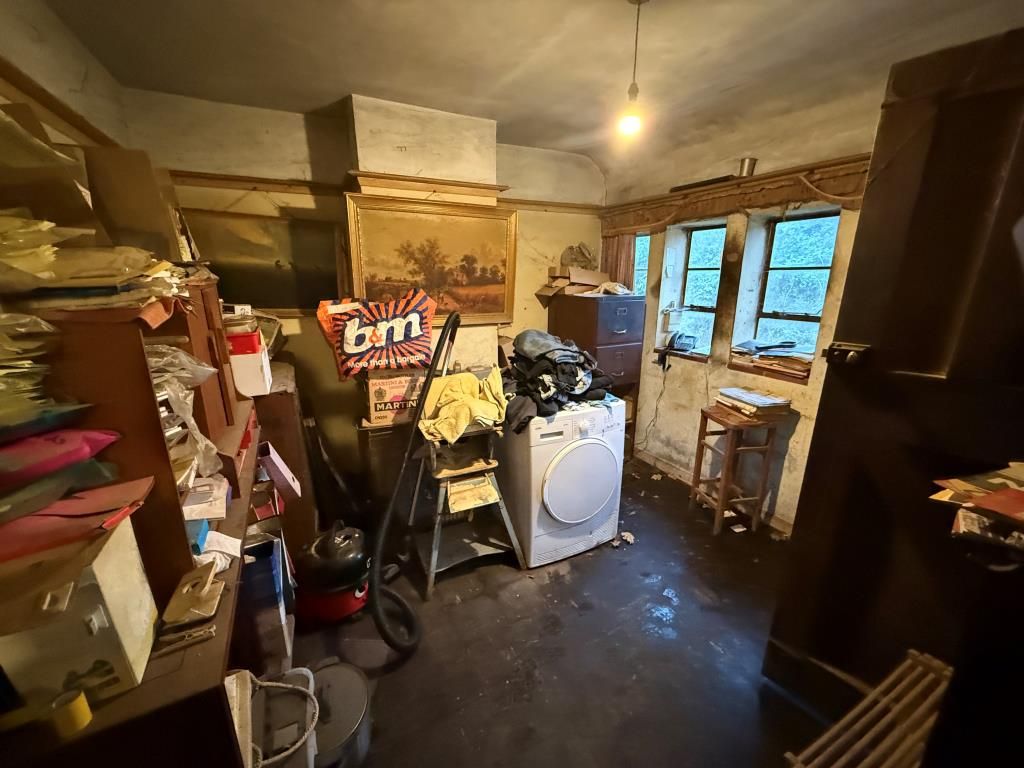 Property photo 3 of 10 Dining Room