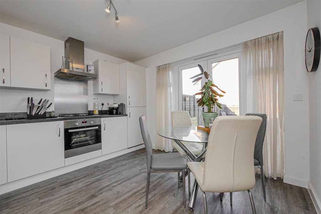 Property photo 2 of 15 Kitchen/Diner