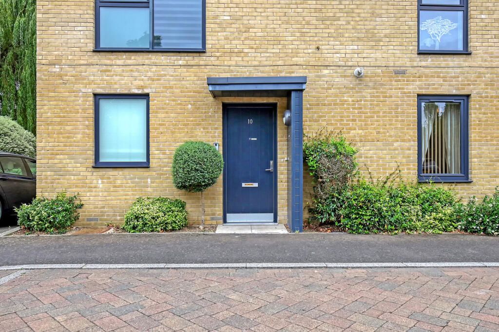 Property photo 1 of 18