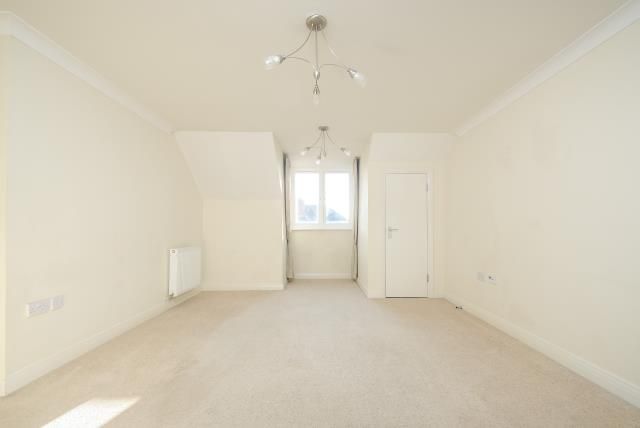 Property photo 3 of 9 Bedroom