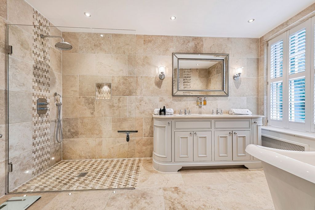 Property photo 3 of 43 Photo